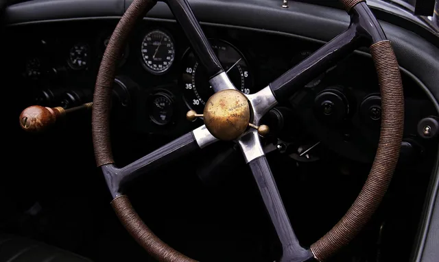 auto, classic, vintage, retro, automotive, vehicle, luxury, steering wheel, speedometer, gears, luxury car, auto, vintage, luxury, luxury, luxury, luxury, luxury. Kostnader för CRM-system: licenser, införande och drift